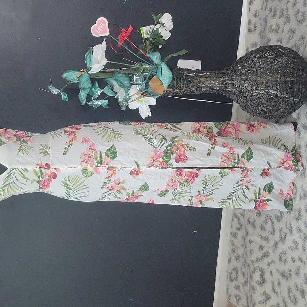 NWT Ambiance Floral print Maxi Dress